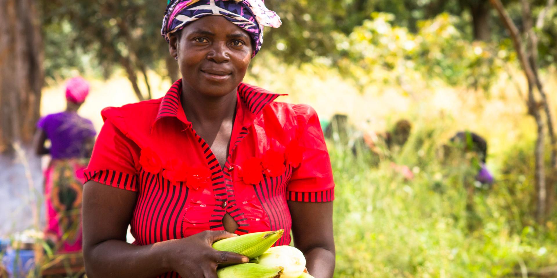 Zambian woman with forest foods. Photo: Joe Nkadaani/CIFOR.