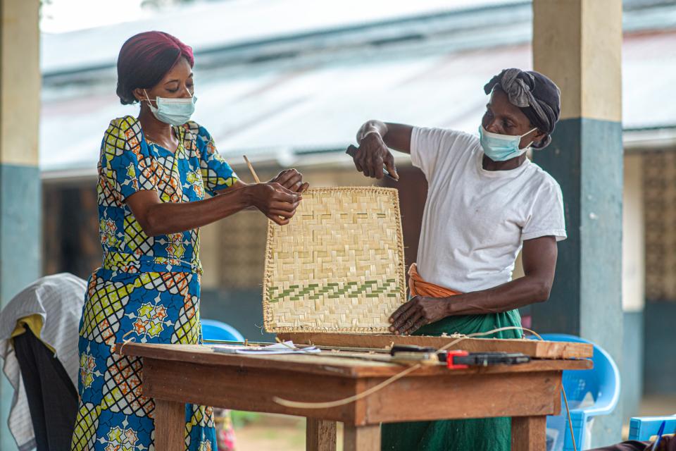 Training in bamboo transformation in Yangambi, DRC