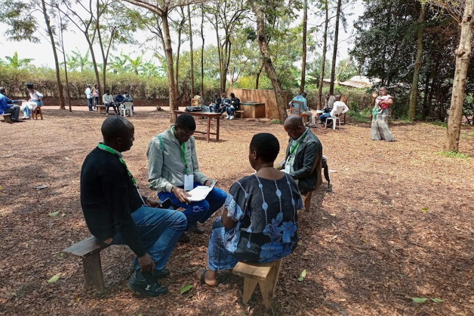Participant teams during fieldwork to test gender and youth diagnostic tools.