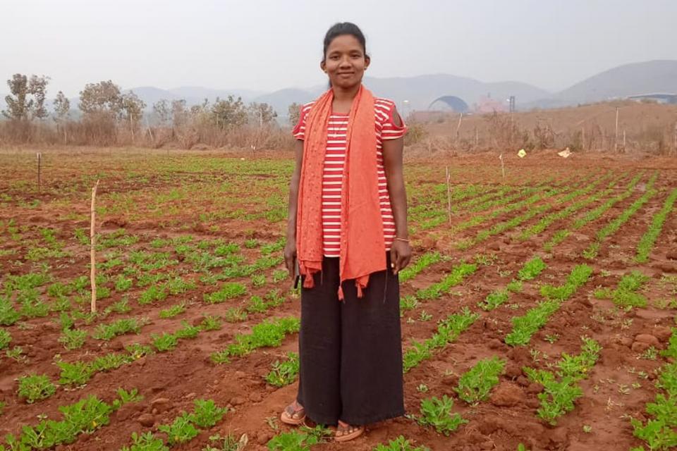 Woman groundnut farmer in Odisha, India