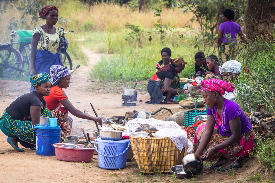 Women in Zambia_CIFOR