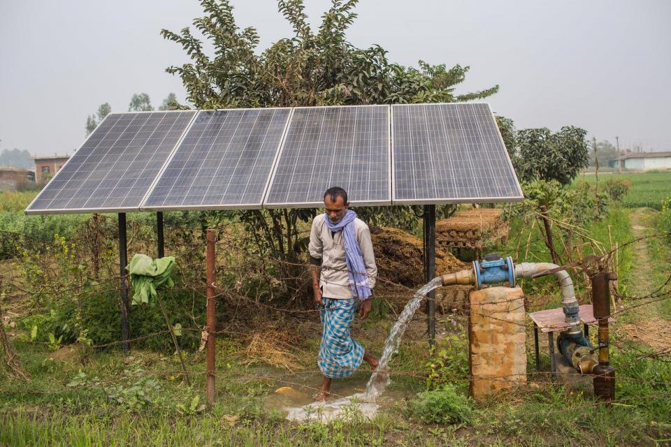 Vegetable farmer who uses solar pumps for irrigation in the Karkach Karmaiya Village, Dewahi Gonahi Municipality 6, Rautahat District of Nepal. Photo credit: Nabin Baral / IWMI 